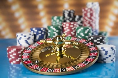 Live Sic Bo table with three dice and betting layout on royal4d platform